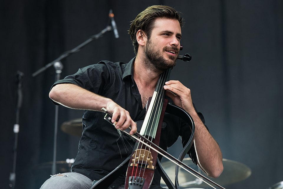 Phoenix Hauser