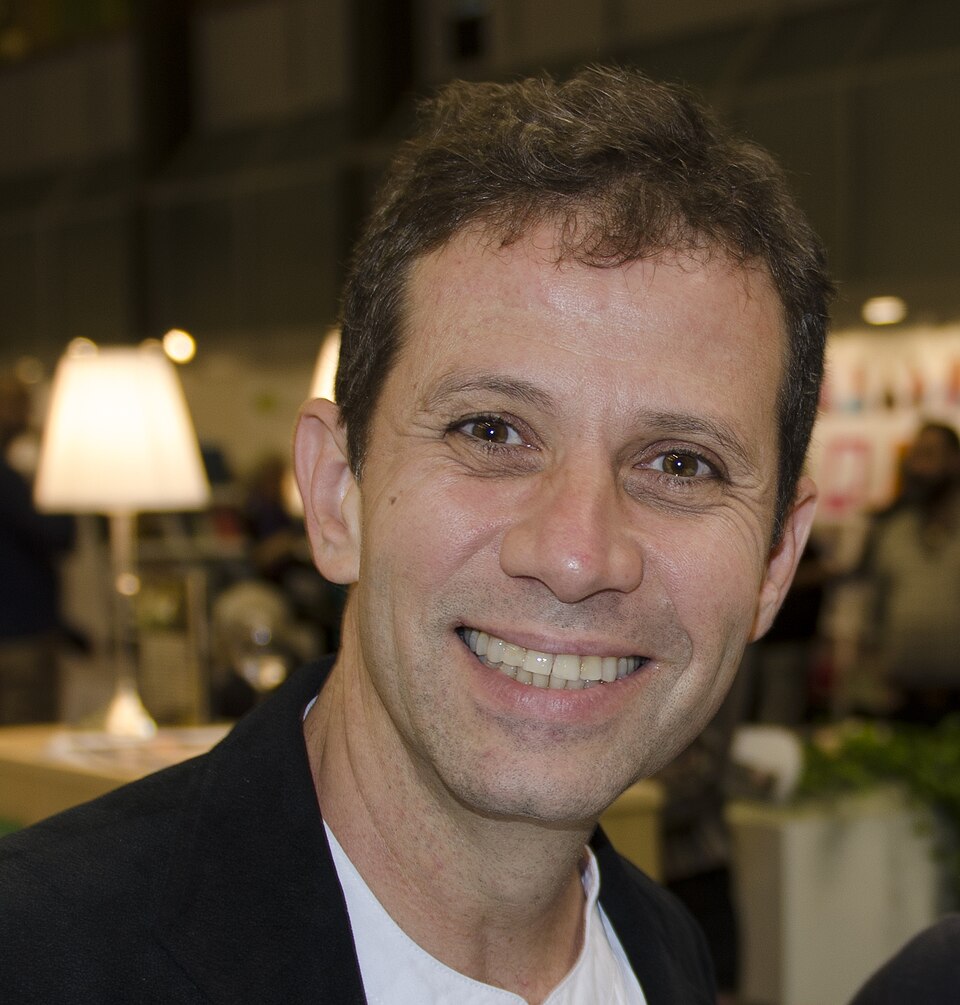Roger Mello