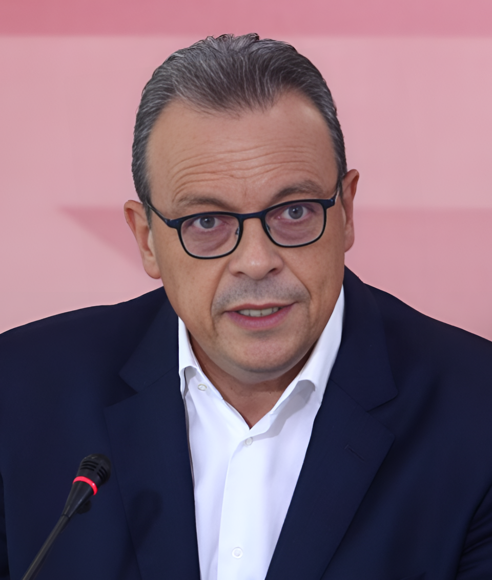 S. Famellos