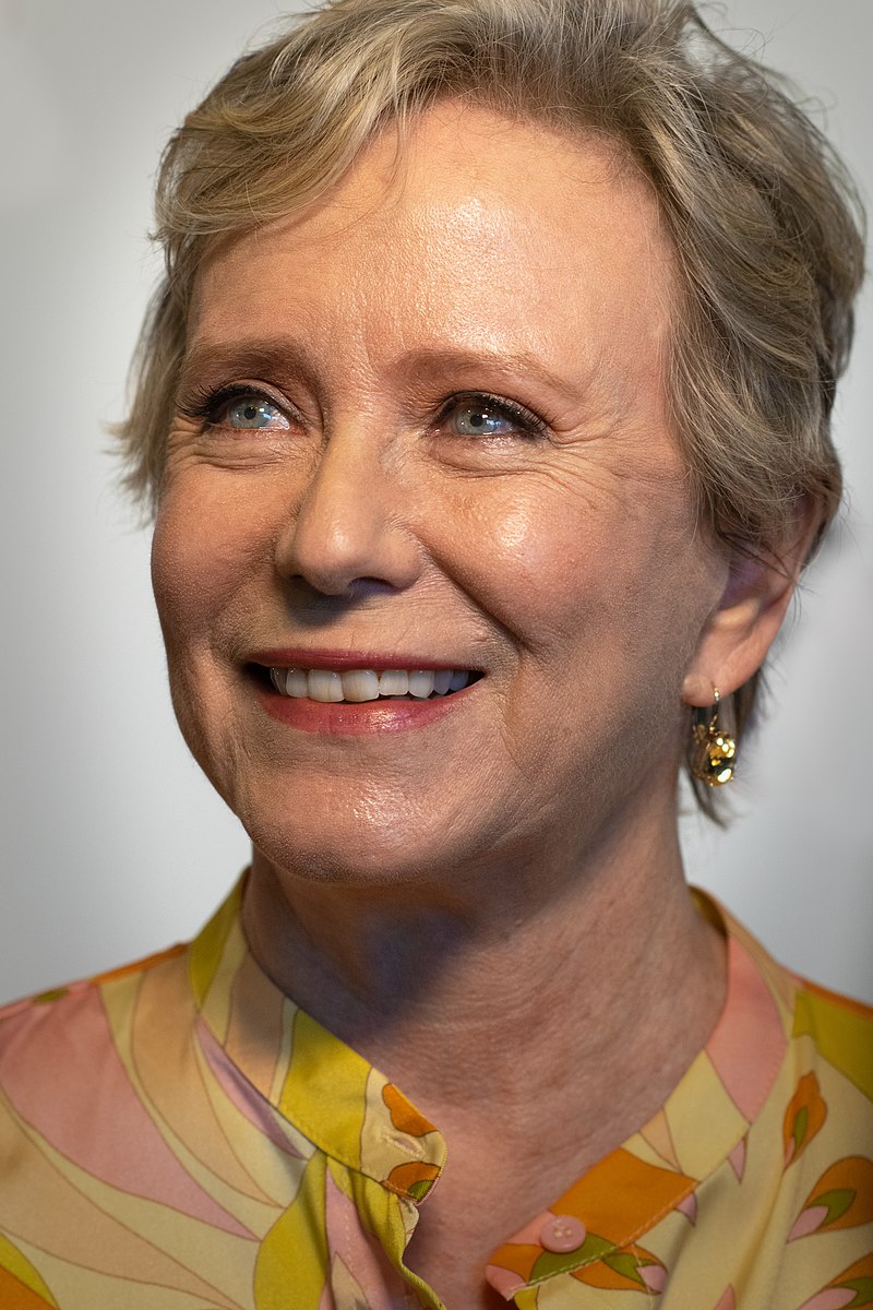 Sally Plumb