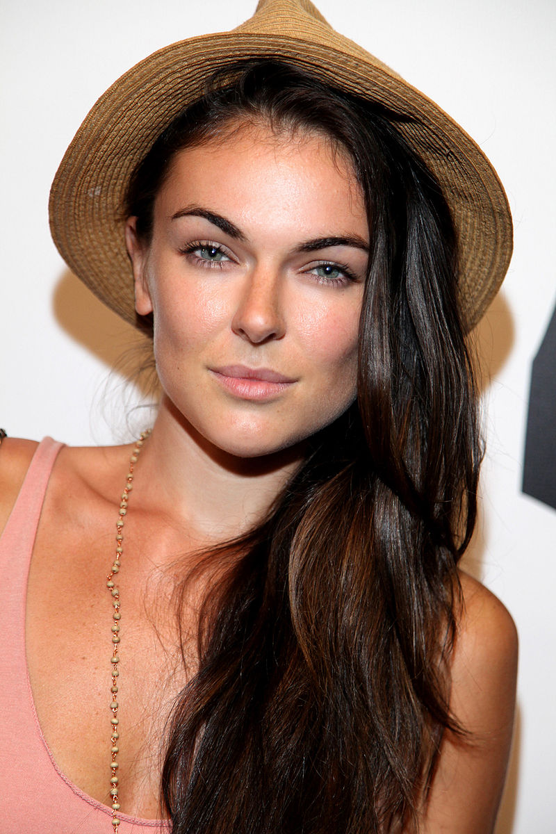 Serinda Swan