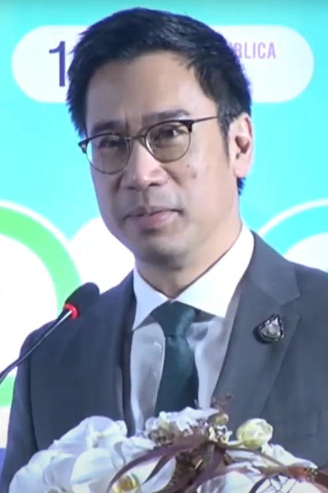 Sethaput Suthiwartnarueput
