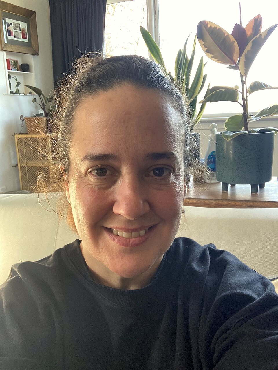 Siân Halcrow