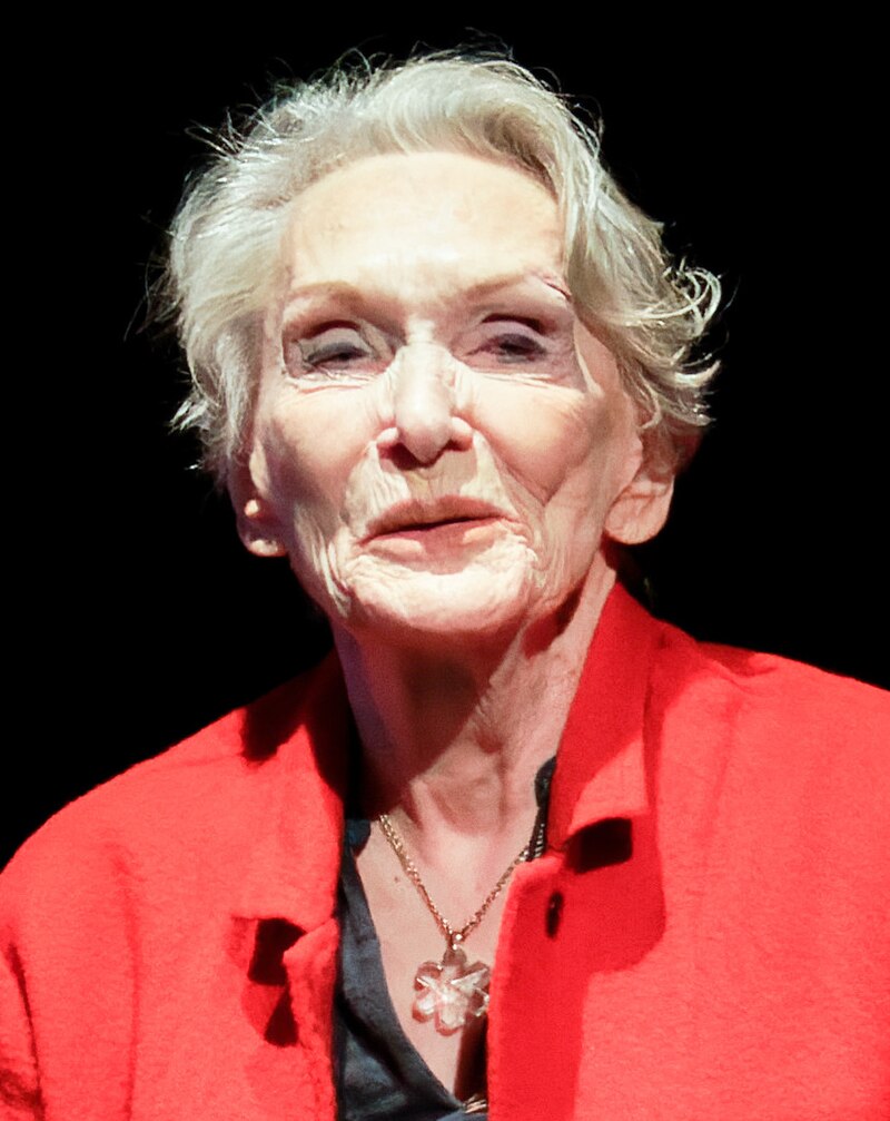 Siân Phillips