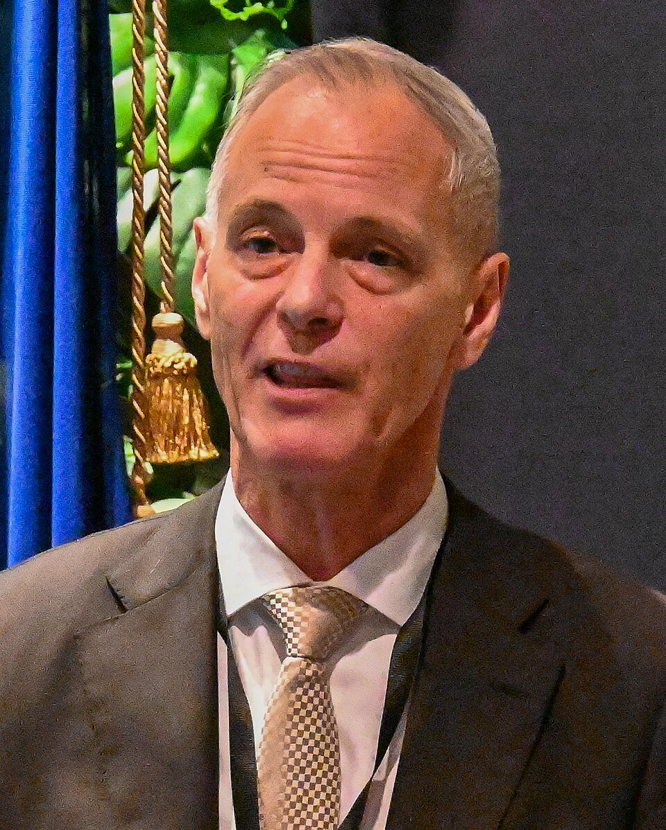 Simon Dallow