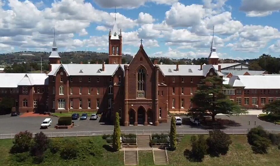 St Stanislaus College