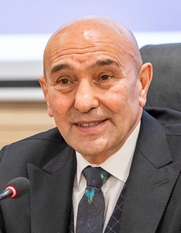 Tunç Soyer